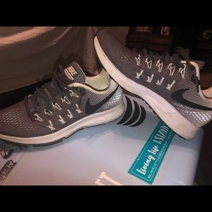 nike athletic shoes